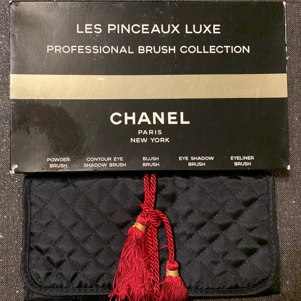 VINTAGE CHANEL BRUSH TRAVEL POUCH (NO BRUSHES).